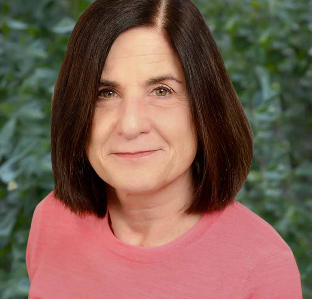 Linda Kelly Headshot
