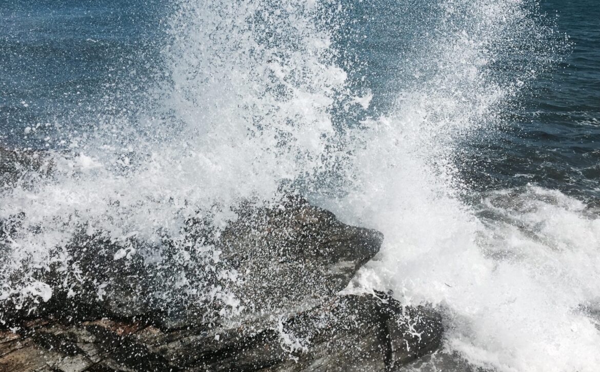 ocean-wave-2021-08-29-04-34-47-utc